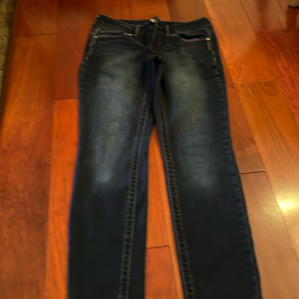 Ladies jeans.